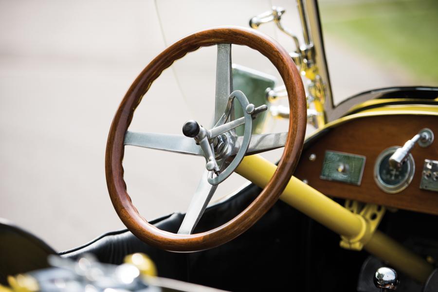 Детали интерьера Mercer Series 5 Raceabout 1922 года  (фото 9 из 24)